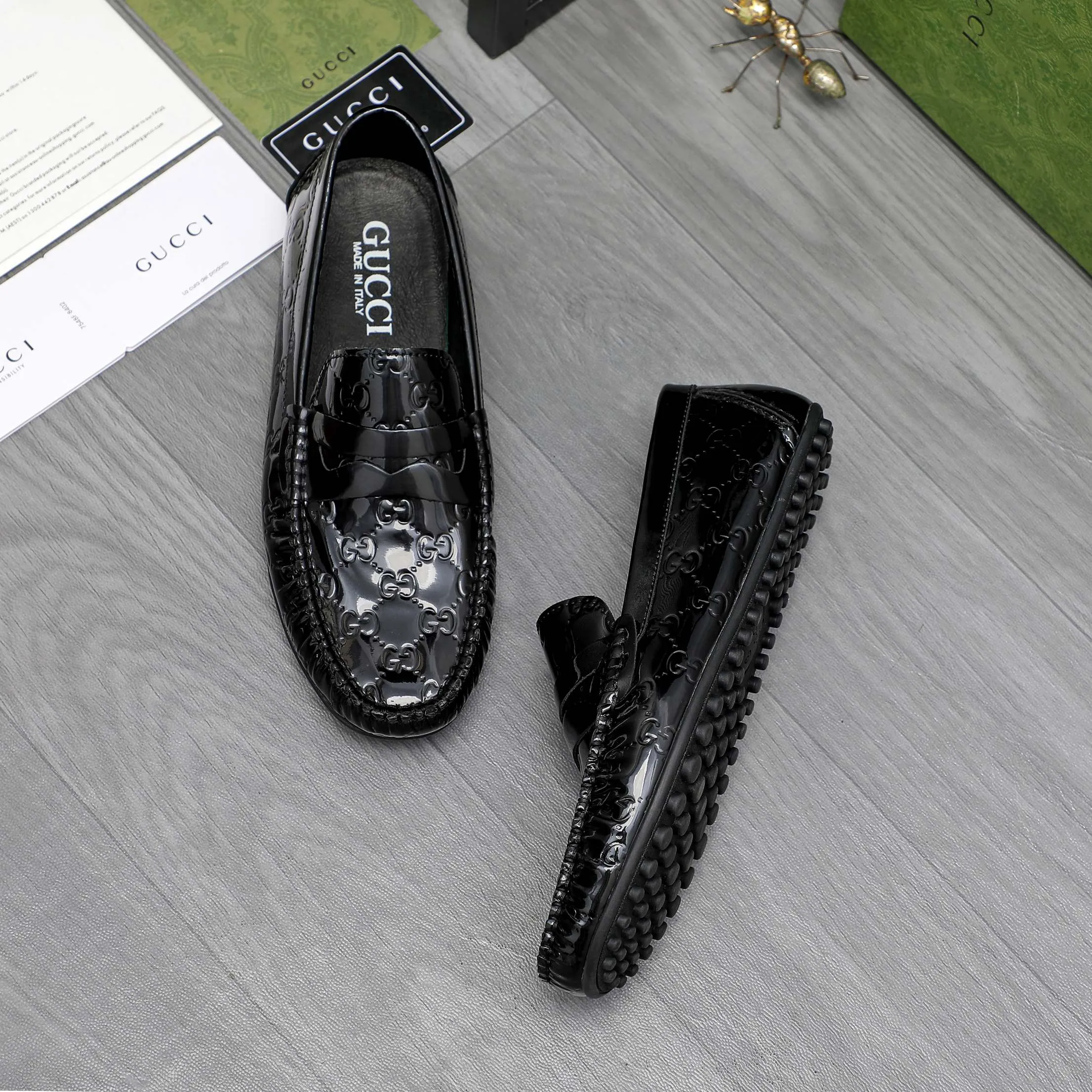 Men's shoes 💰380 Product trademark: GUCCI "Gucci" casual slip-on beanie shoes Regular size: 38-45 (45 is custom-made and non-returnable) Product materials: Selected lacquered embossed cowhide upper, pigskin lining, beanie outsole